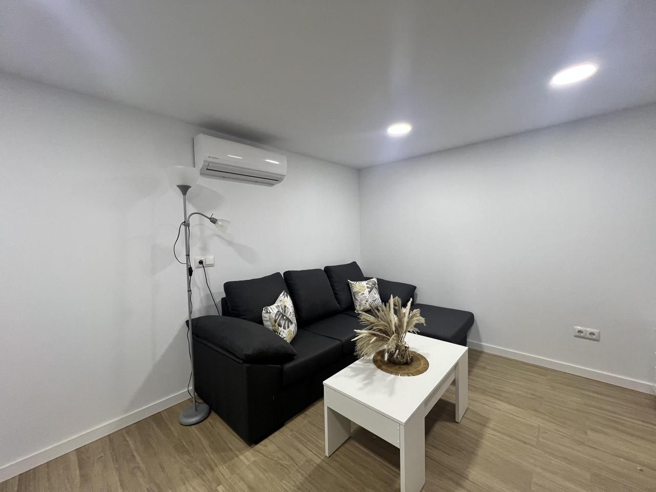 Planta baja para compartir en Virgen De La Paz, Carranque - Haza Cuevas, Cruz de Humilladero