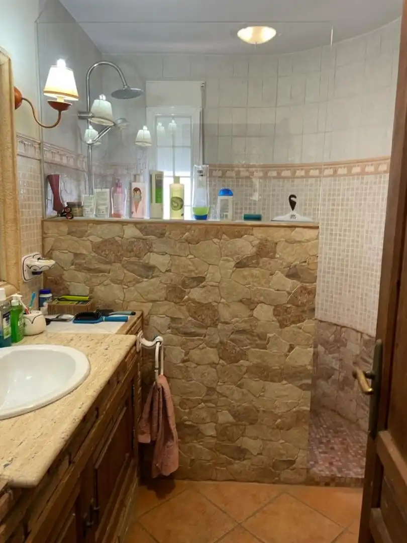 Baño de Apartamento en venta en La Nucia con Terraza y Amueblado