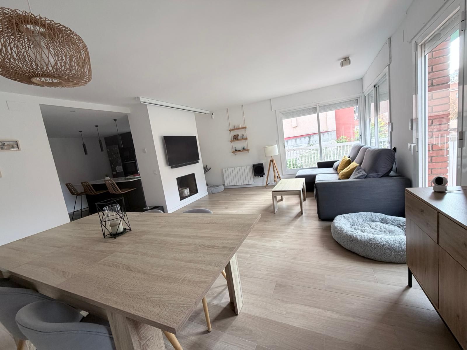 Living room of Flat for sale in  Barcelona Capital  with Heating and Balcony