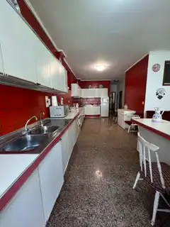 Cuina de Casa o xalet en venda en Pontevedra Capital  amb Calefacció, Traster i Moblat