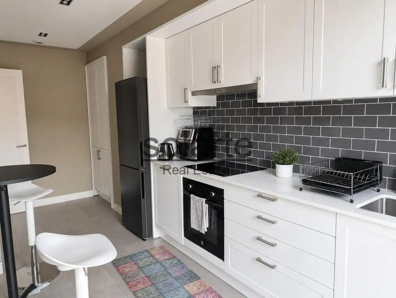 Cocina de Piso para compartir en Cornellà de Llobregat con Aire acondicionado y Amueblado
