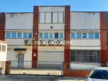 Nave industrial in vendita a Centre - Eixample – Can Llobet
