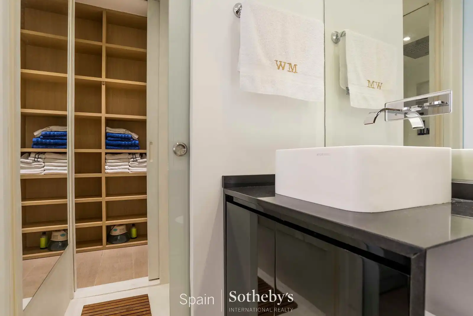 Badezimmer von Wohnungen zum Verkauf in Madrid mit Klimaanlage, Heizung und Terrasse
