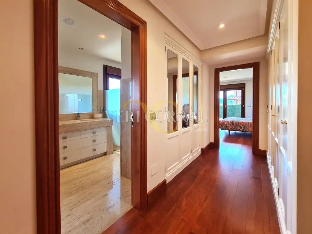 Casa o chalet en venta en Oviedo  con Calefacción, Jardín privado y Terraza