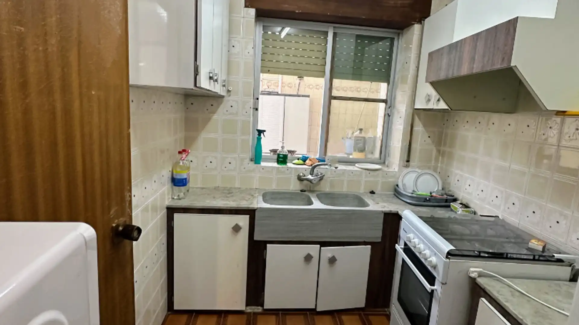 Cuina de Casa adosada en venda en El Palomar amb Terrassa, Moblat i Forn