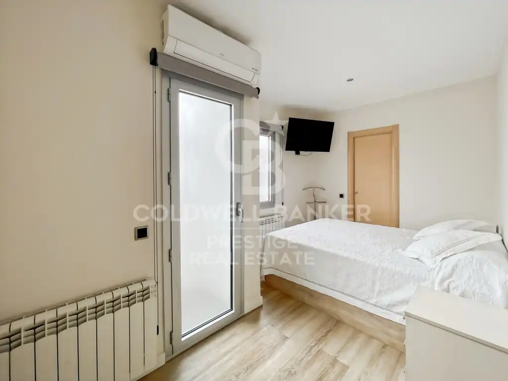 Dormitori de Àtic en venda en Barcelona amb Aire condicionat, Terrassa i Moblat