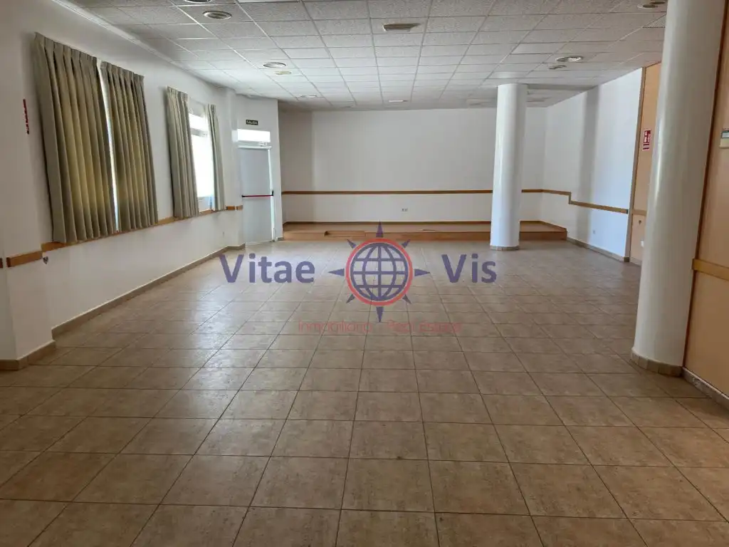Local comercial de lloguer a Avenida Europa, imagen 4