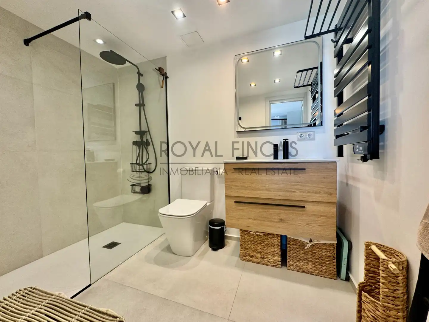 Bathroom of Detached homes for sale in Benalmádena  with Air Conditioner, Terrace and Furnished