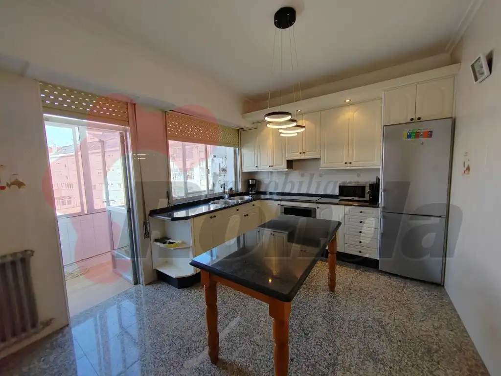 Cocina de Piso en venta en Lugo con Trastero y Amueblado