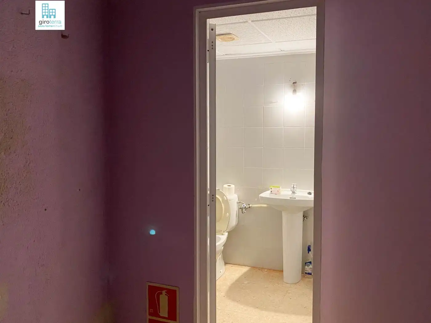 Badezimmer von Geschaftsraum zur Miete in Blanes