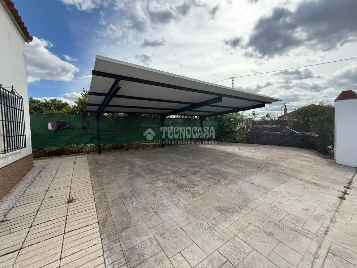 Aparcament de Finca rústica en venda en Arahal amb Aire condicionat