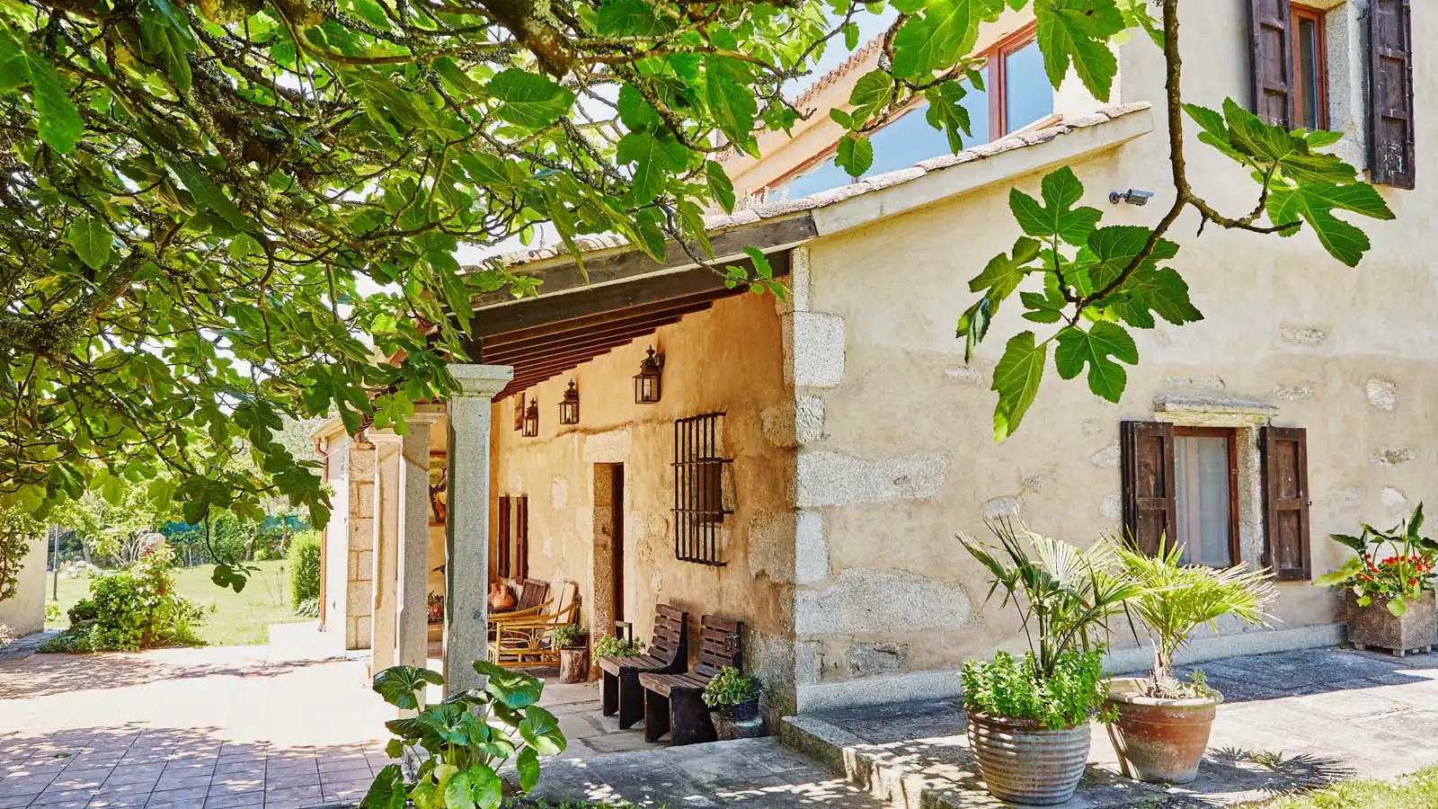 Vista exterior de Casa o chalet en venta en Ribeira con Jardín privado, Parquet y Trastero