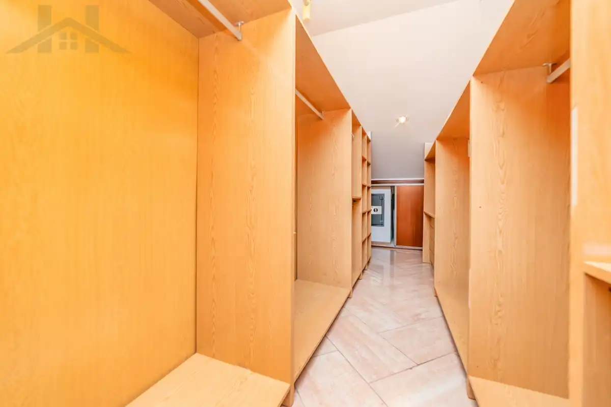 Houses for rent in Calle Cedros, Zona Monte El Pilar
