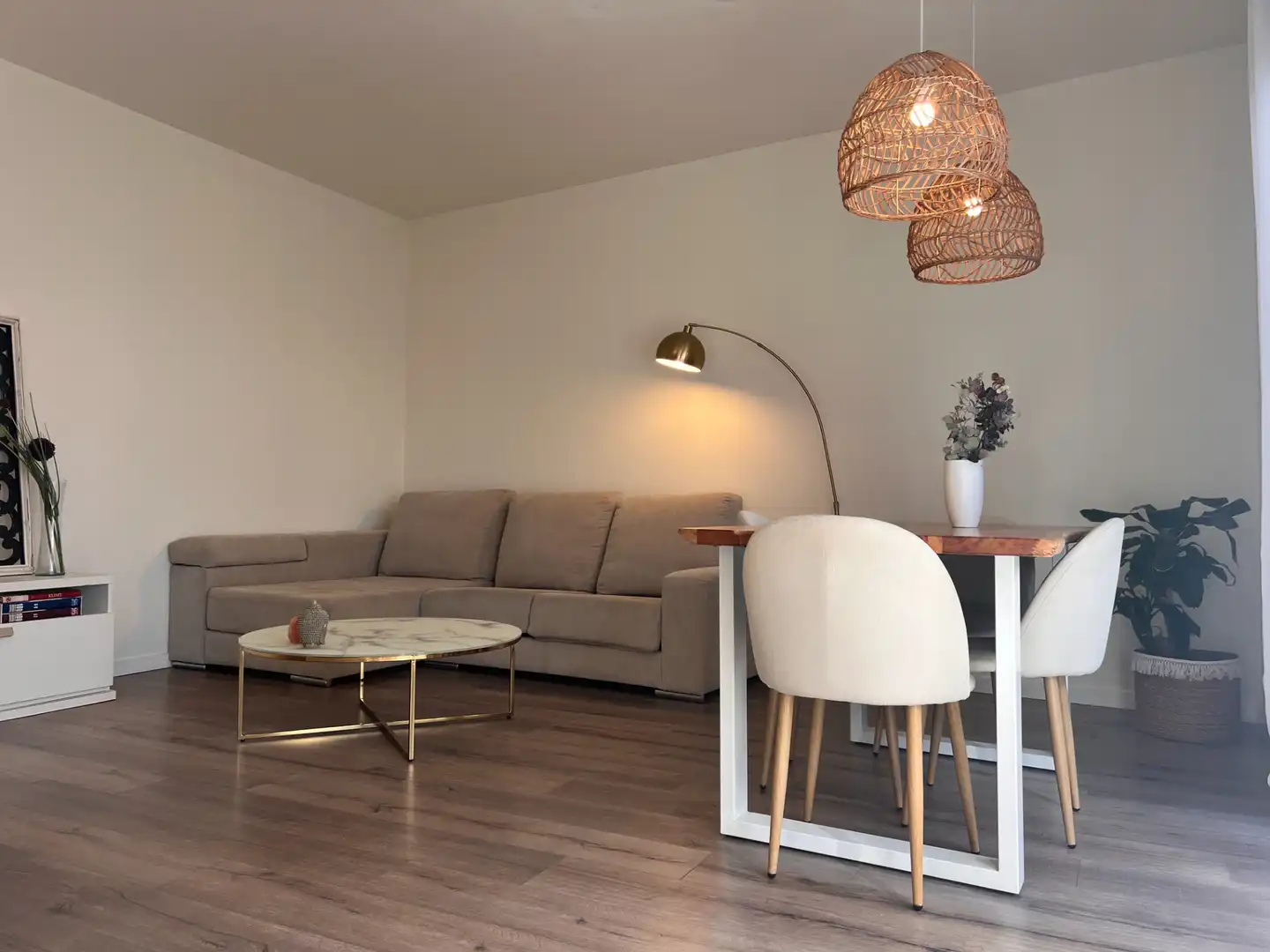 Living room of Ground floor for sale in Arenys de Mar  with Air Conditioner, Heating and Parquet flooring