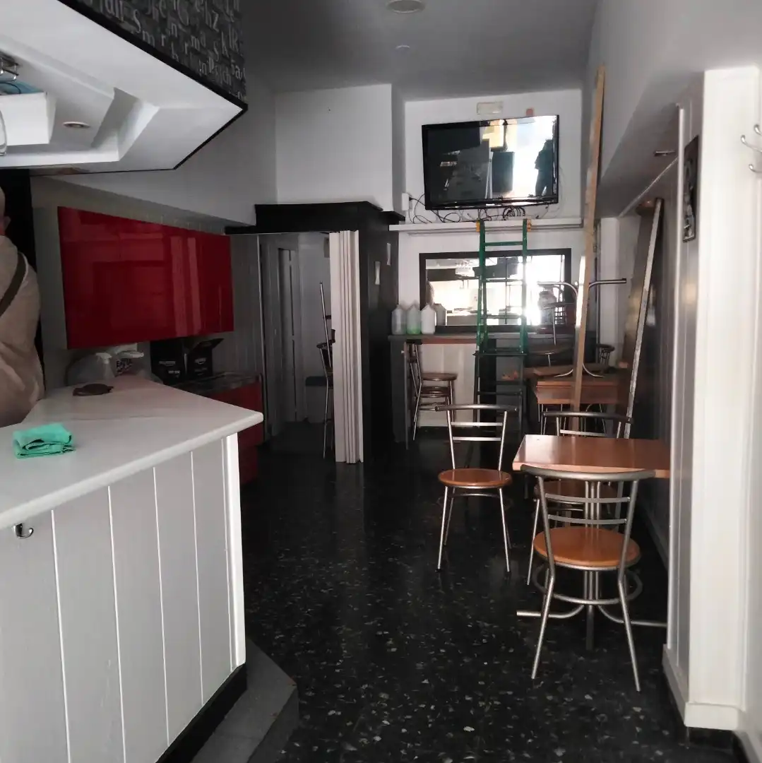 Cuina de Local en venda en Erandio amb Aire condicionat, Terrassa i Moblat