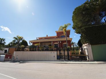 Casa con piscina en venta en N/A