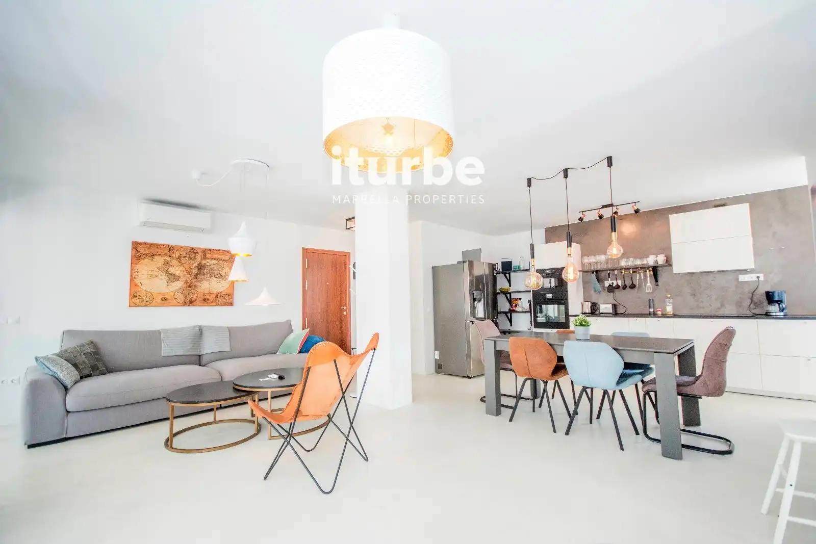 Vista exterior de Piso en venta en Marbella con Terraza, Piscina y Amueblado