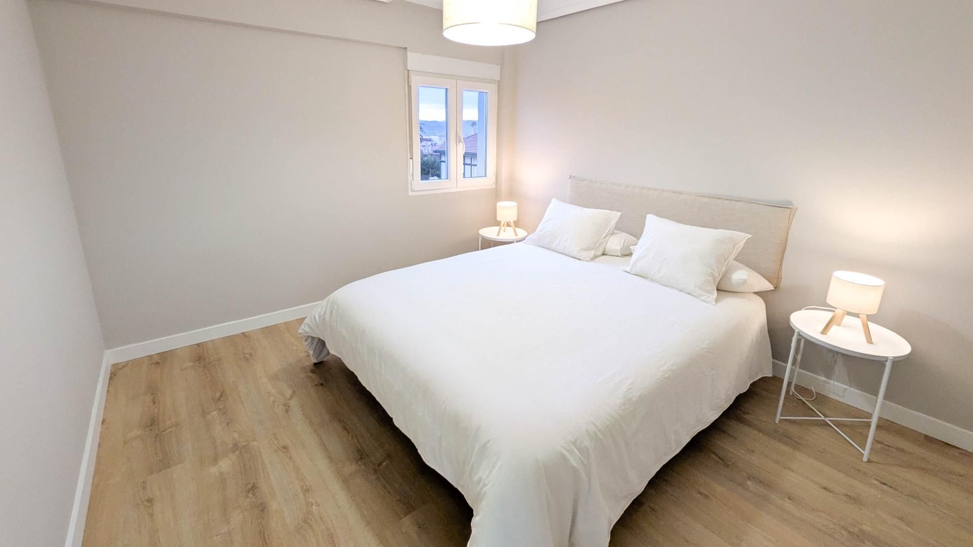 Bedroom of Flat to rent in Santander  with Heating