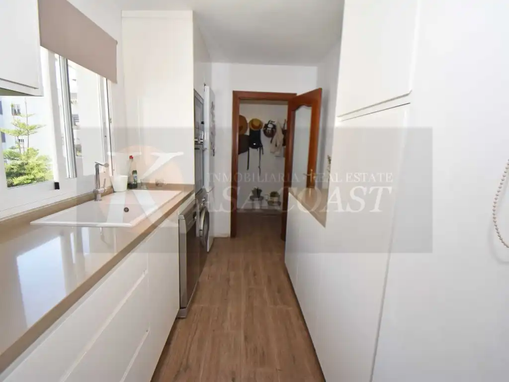 Kitchen of Flat for sale in Mijas  with Air Conditioner, Private garden and Terrace