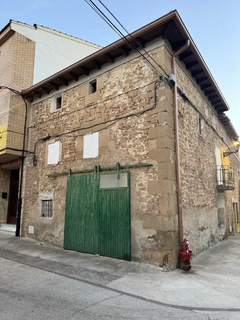 Exterior view of Houses for sale in Allo, Navarra