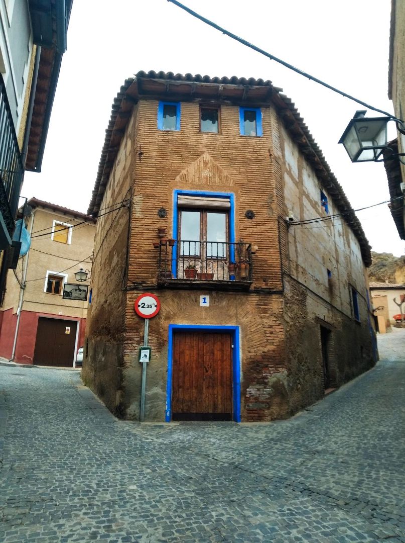 Vista exterior de Casa adosada en venda en Daroca amb Terrassa, Moblat i Alarma