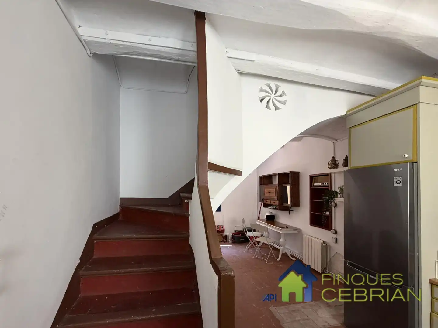 Einfamilien-Reihenhaus zur Miete in El Masnou mit Heizung, Ofen und Fernseher