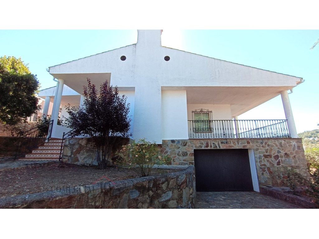Casa o xalet en venda a Garciaz