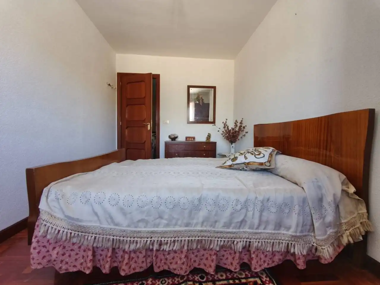 Bedroom of Houses for sale in Pedrosa de Río Úrbel  with Heating and Parquet flooring