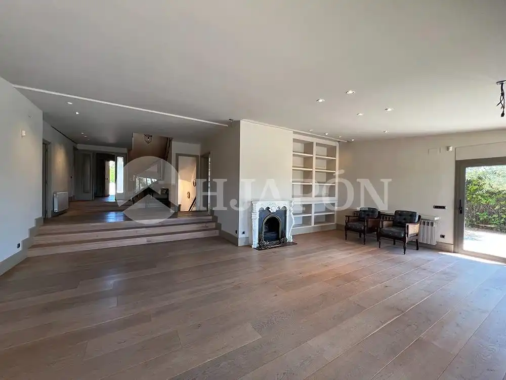 Sala de estar de Casa o chalet en venta en Alella con Aire acondicionado, Calefacción y Jardín privado