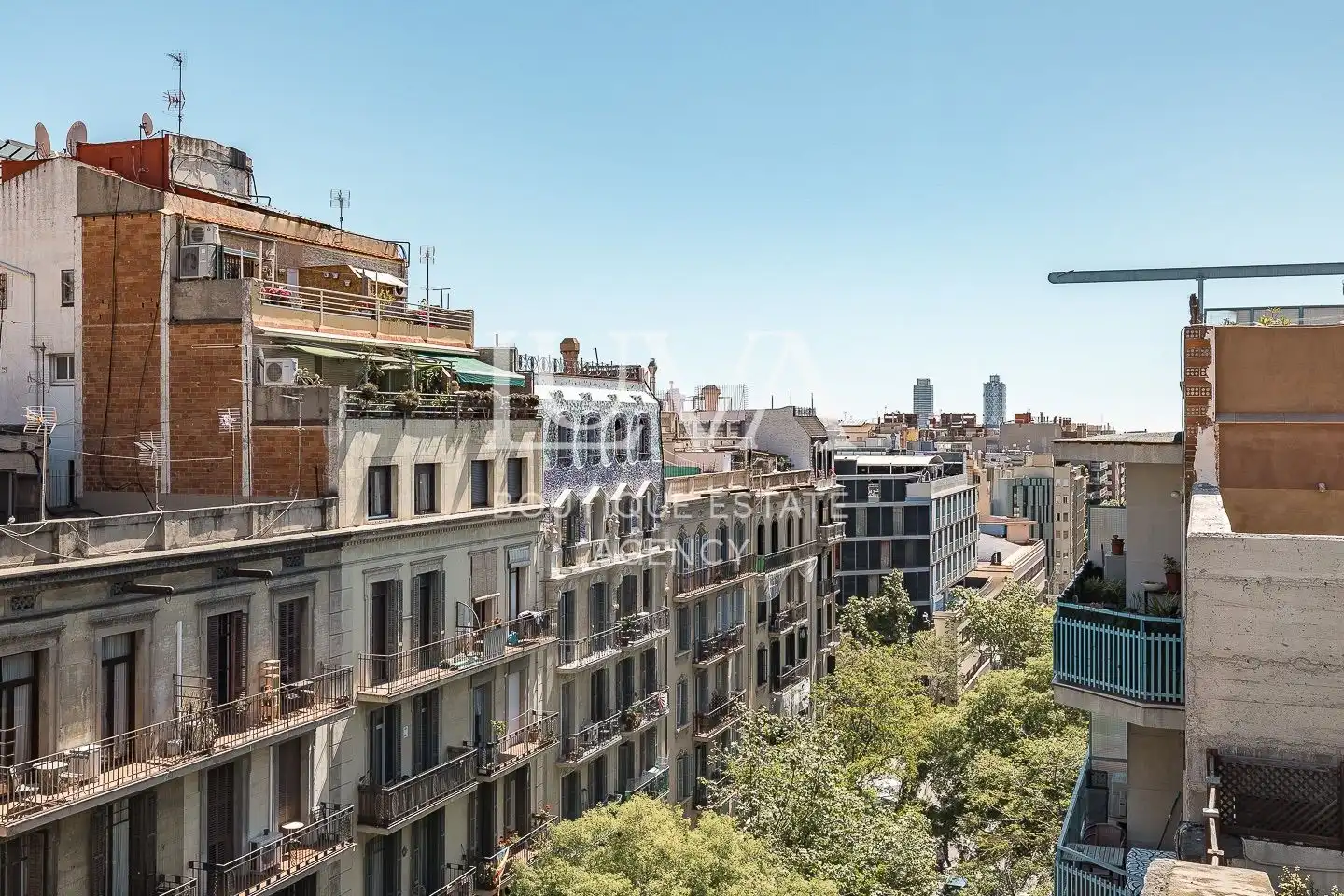 Vista exterior de Ático en venta en Barcelona con Aire acondicionado, Calefacción y Terraza