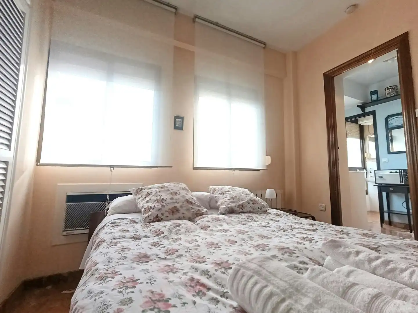 Habitación de Piso de alquiler en Sevilla con Aire acondicionado y TV