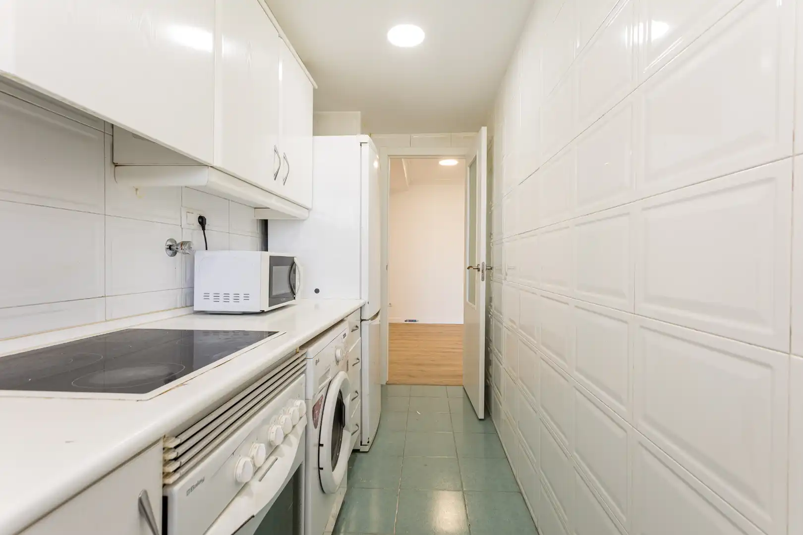 Cocina de Piso en venta en Alboraya con Parquet, Terraza y Piscina comunitaria
