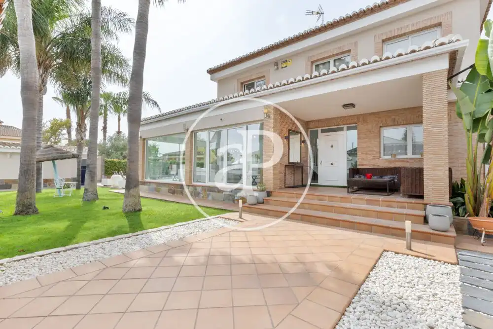 Vista exterior de Casa o chalet de alquiler en Bétera con Aire acondicionado, Calefacción y Jardín privado