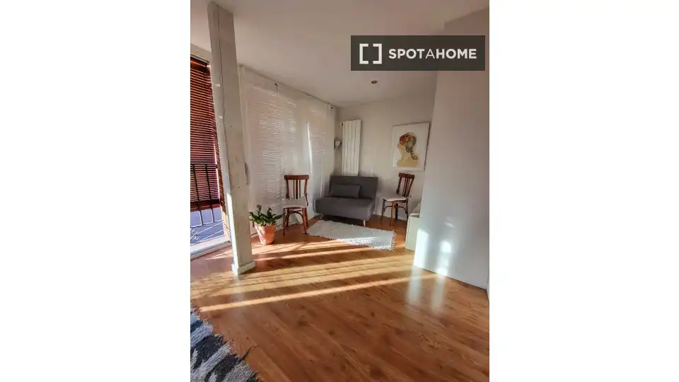 Habitación de Piso de alquiler en Segovia con Aire acondicionado, Calefacción y Amueblado