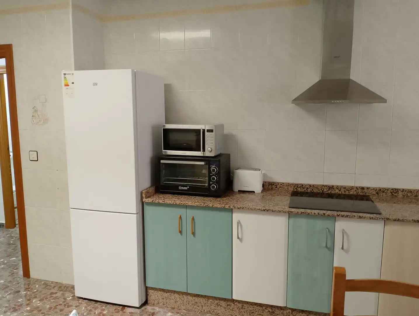 Küche von Einfamilien-Reihenhaus zum Verkauf in Alhama de Murcia mit Klimaanlage, Terrasse und Abstellraum