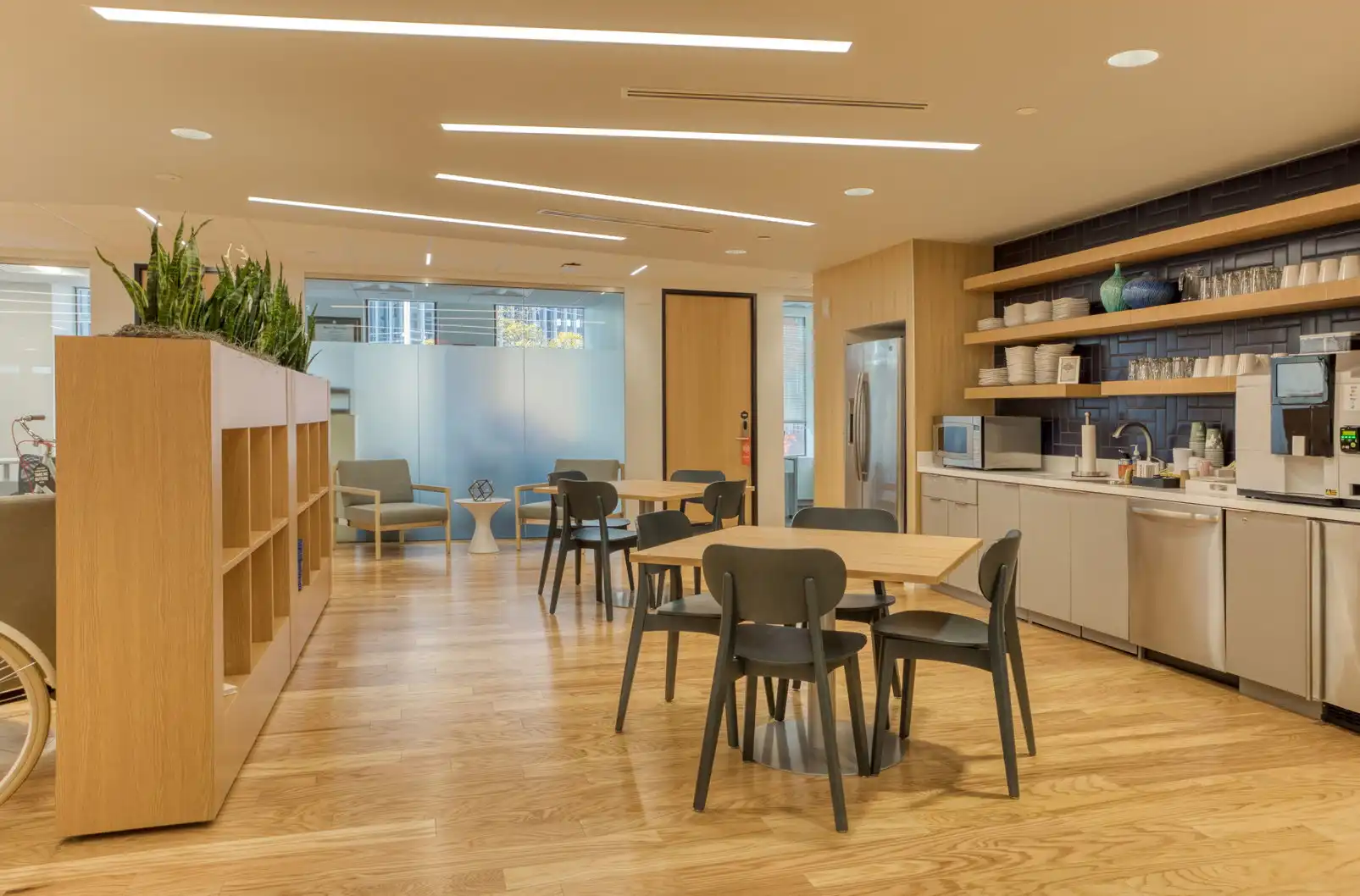 Büro zur Miete in Madrid mit Klimaanlage, Heizung und Möbliert