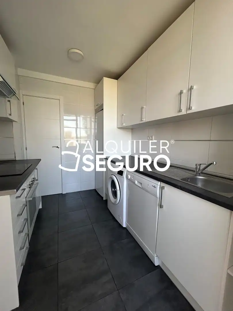 Cuina de Pis de lloguer en Coslada amb Calefacció i Terrassa