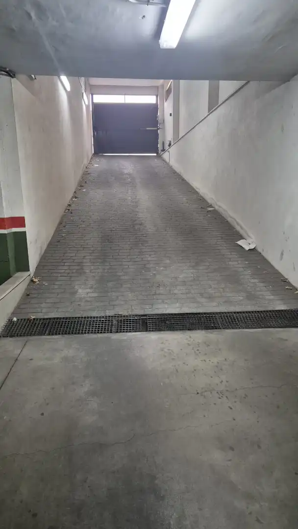 Aparcament amb ascensor en venda a Avenida Olimpia 15, imagen 5
