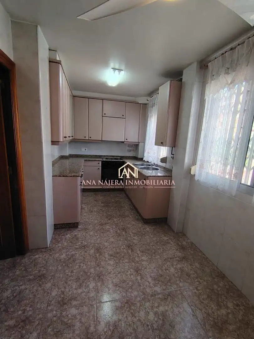 Kitchen of Flat for sale in Mislata  with Air Conditioner