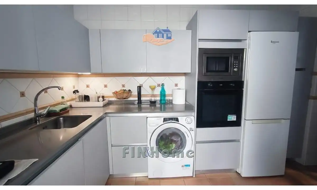 Küche von Wohnung zum Verkauf in Sevilla mit Klimaanlage, Heizung und Privatgarten