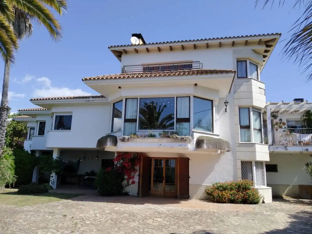 Vista exterior de Casa o xalet en venda en Blanes amb Calefacció, Jardí privat i Terrassa