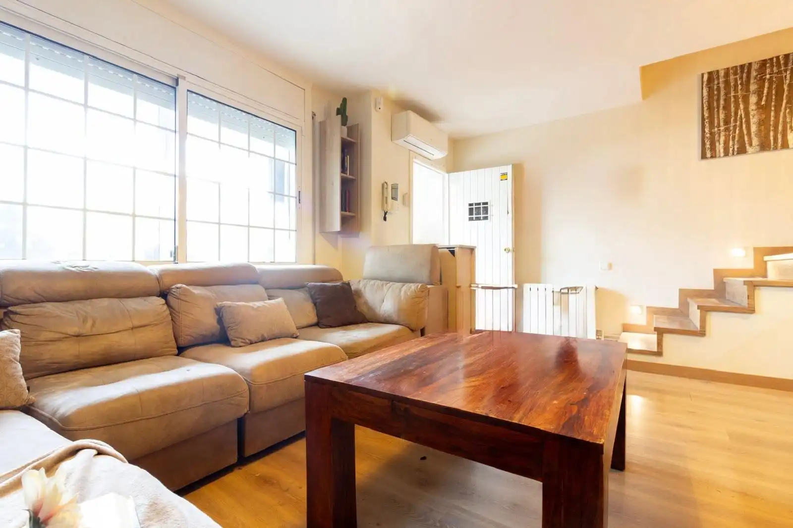 Sala de estar de Casa o chalet en venta en Castelldefels con Aire acondicionado, Calefacción y Jardín privado