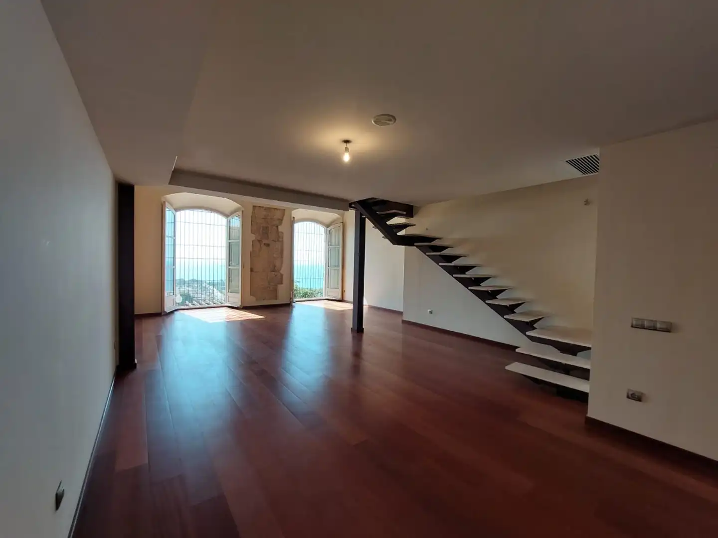 Dúplex de alquiler en Calle Estany, Nou Eixample Sud