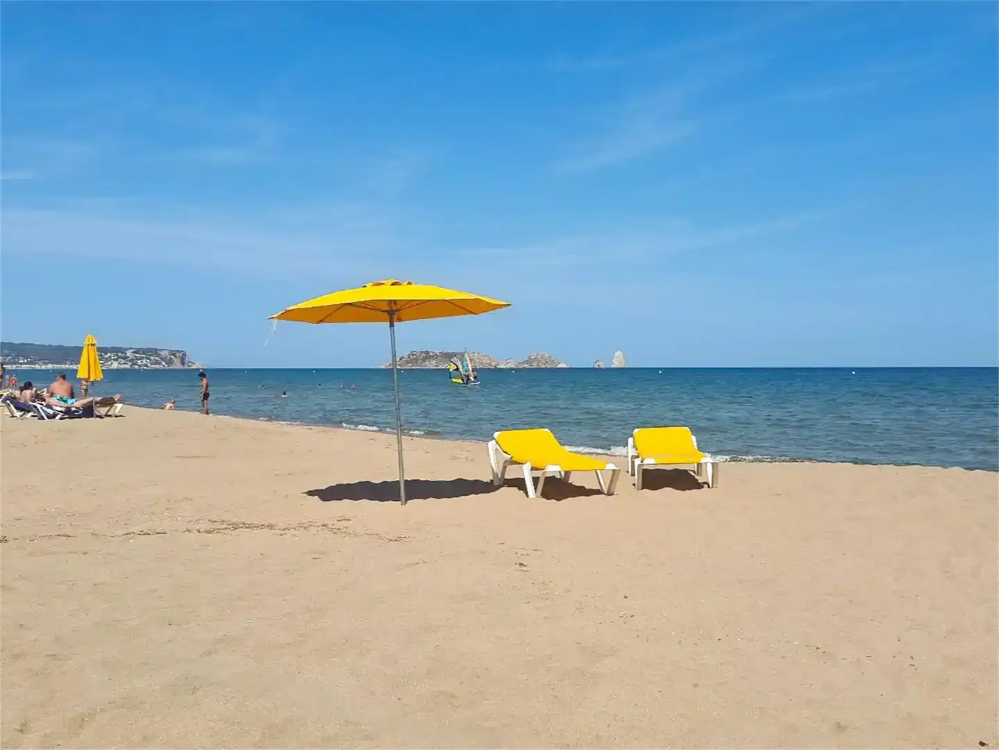 Exterior view of Flat for sale in L'Estartit  with Air Conditioner, Furnished and Balcony