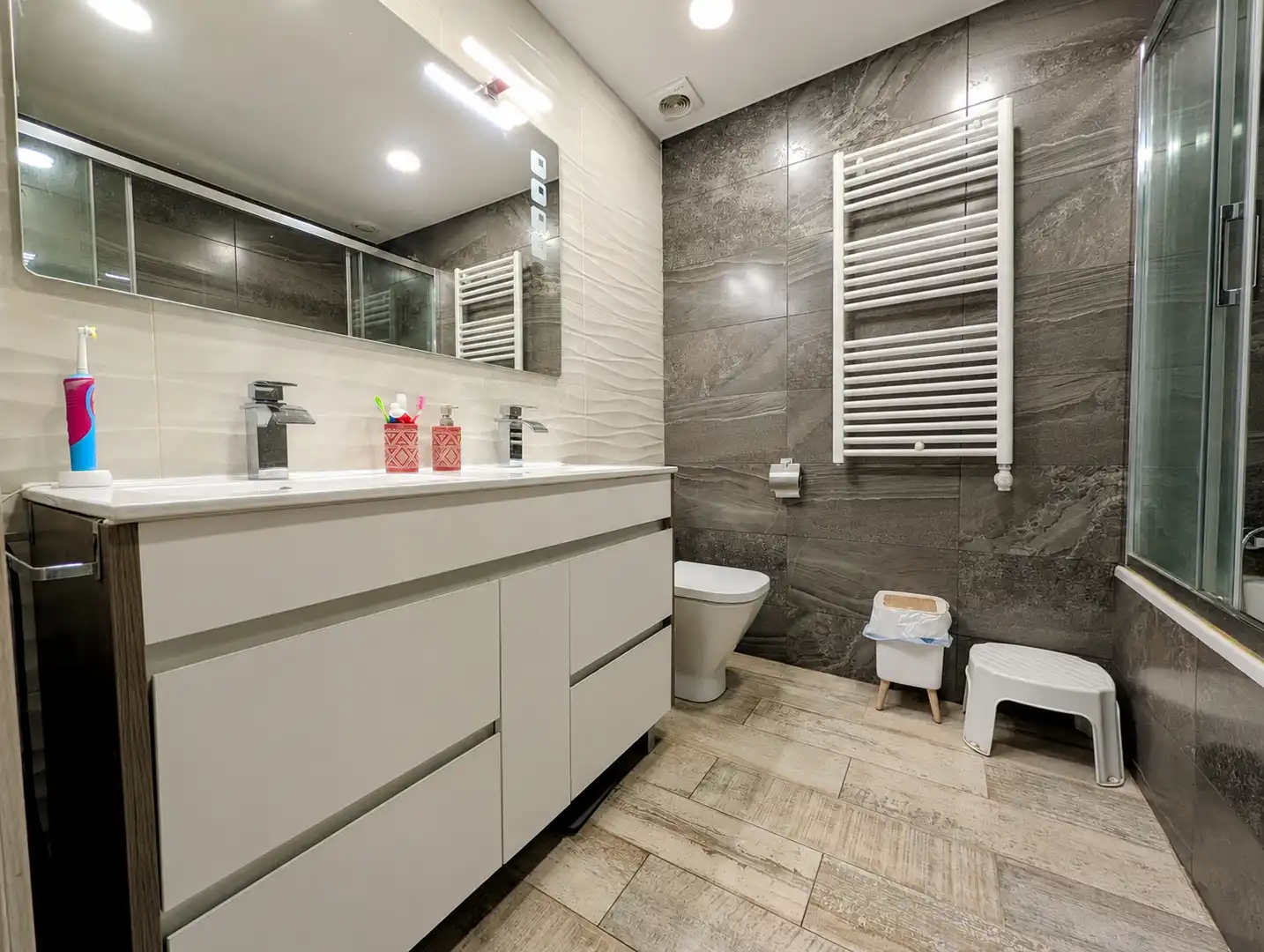 Baño de Casa adosada en venta en Badalona con Parquet, Terraza y Trastero