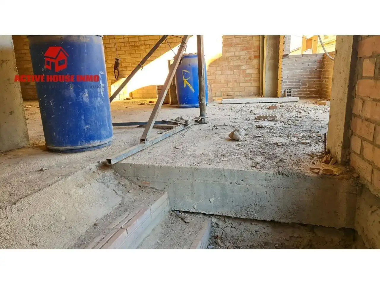 Casa adosada en venda en Santa Bàrbara amb Terrassa i Balcó
