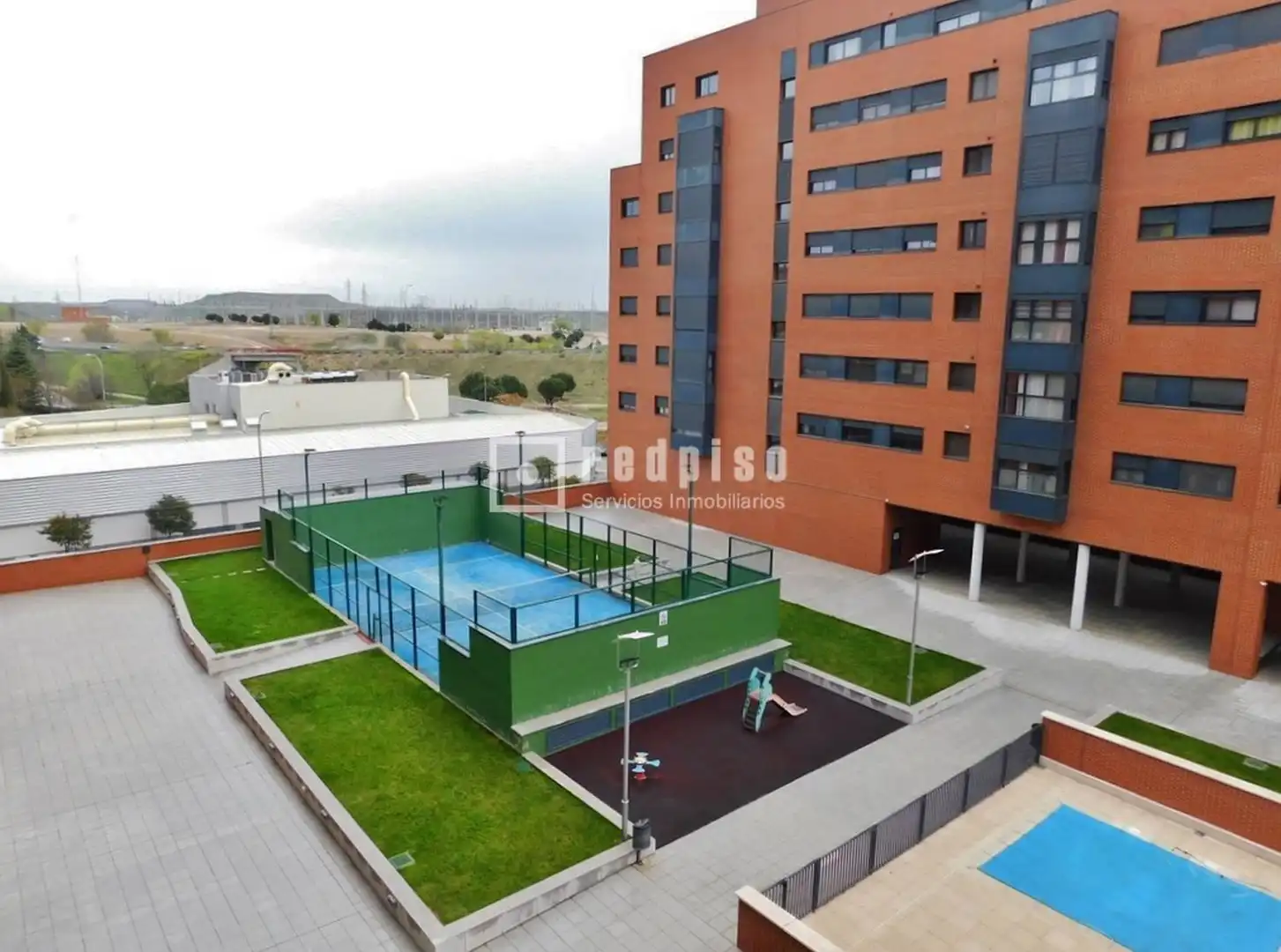 Piscina de Piso de alquiler en Madrid con Aire acondicionado, Calefacción y Jardín privado