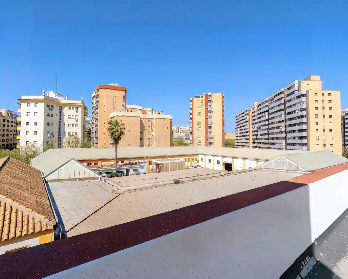 Außenansicht von Wohnungen zum Verkauf in Sevilla mit Klimaanlage