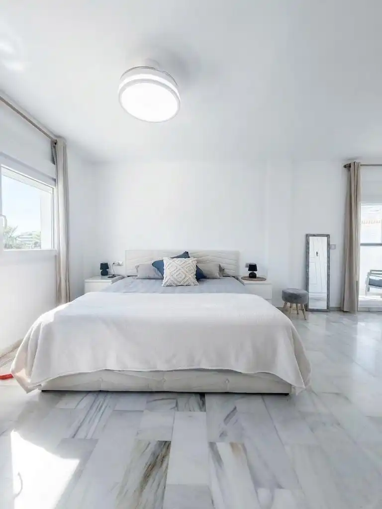 Dormitori de Casa o xalet en venda en Torremolinos amb Aire condicionat, Calefacció i Jardí privat