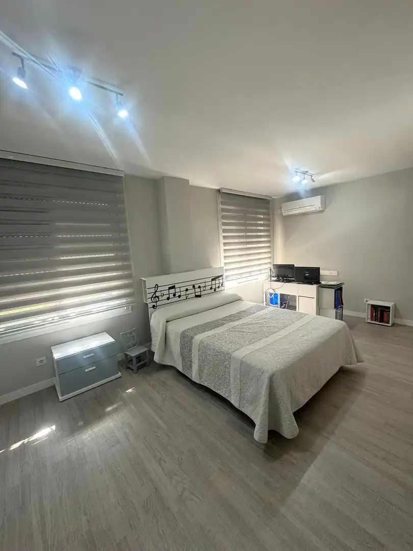 Schlafzimmer von Wohnung zum Verkauf in Madrid mit Klimaanlage, Heizung und Terrasse